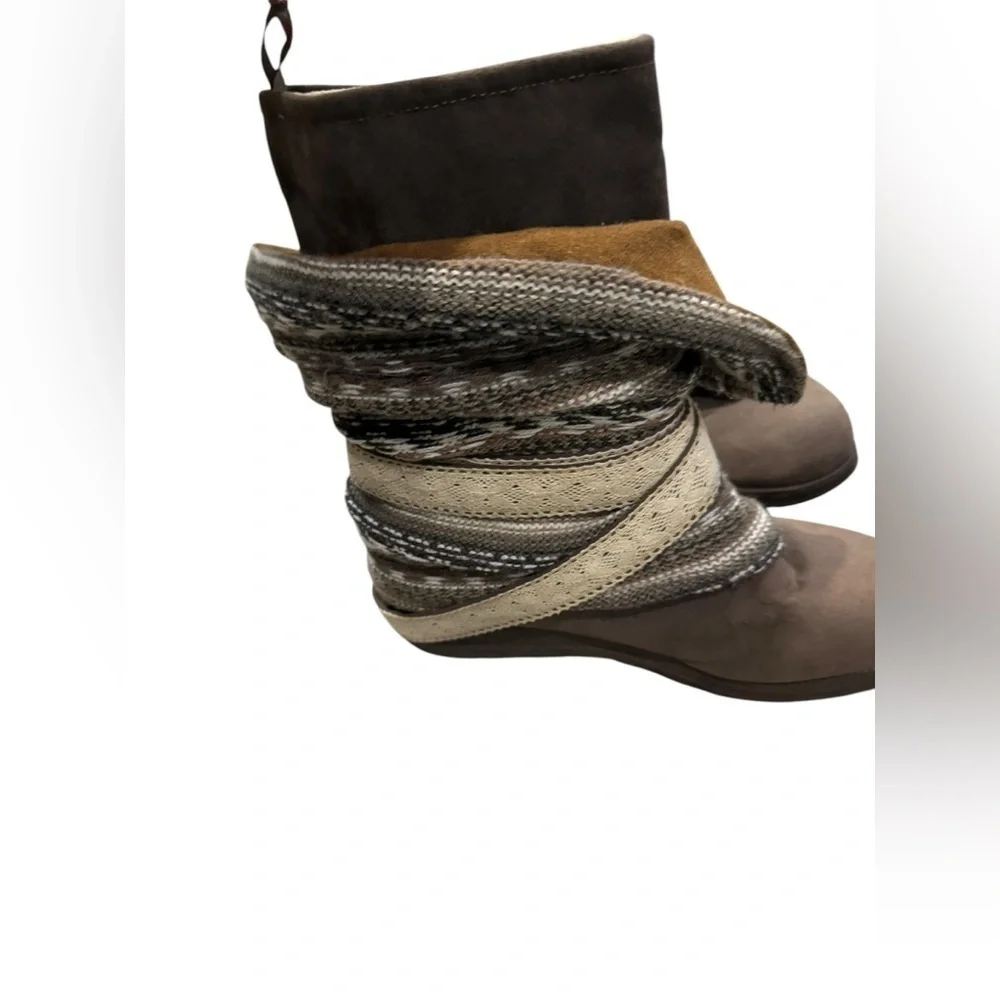 GUC Mukluk Nikki slouchy boots Free People Brown with off white lace detail sz 7